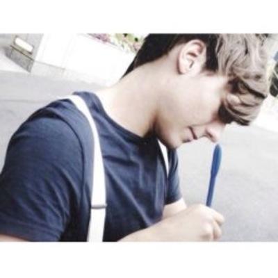 xxbubblexgum's profile picture. °◦=͟͟͞͞ʕ̡̢̡ु•̫͡•ʔ̡̢̡ु idek