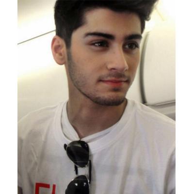 I'll always hold on, cause @onedirection and @justinbieber make me strong ||  larry & ziam are my OTP
