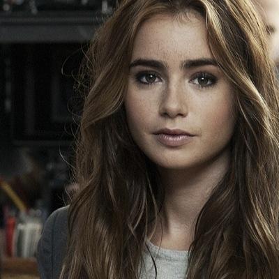 OutcastSinger's profile picture. A young girl, named an outcast at school but with @MusicBoy_ by her side, it doesn't seem all that bad; she hopes to be an actress some day.