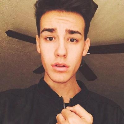♡congrats! he finally followed you and remember that he loves you very much♡ main: @jaureguiqt