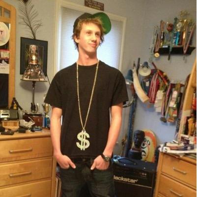 Yung_Temps's profile picture. Swimmer at Texas // awkwardly talk to girls // I'm a natural at ultimate frisbee // #Hookem // #ProudToBeALonghorn