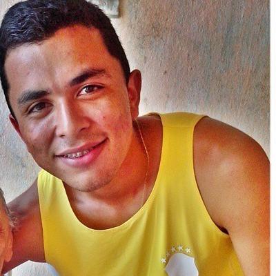 #Mãe! Meu amor é só seu brilhante num cofre, em quanto eu viver a senhora nunca mais sofre!