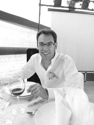 Enginyer especialitzat en Gestió, Millores i Processos. Emprenedor i inventor.
Apassionat per la Muntanya i la Natura. 

-Tot està per inventar-