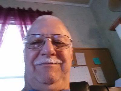 e32b05ec8990445's profile picture. 