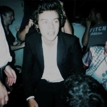 please retweet and tag harry in the tweet in this link :) https://t.co/1G3b72zBMC