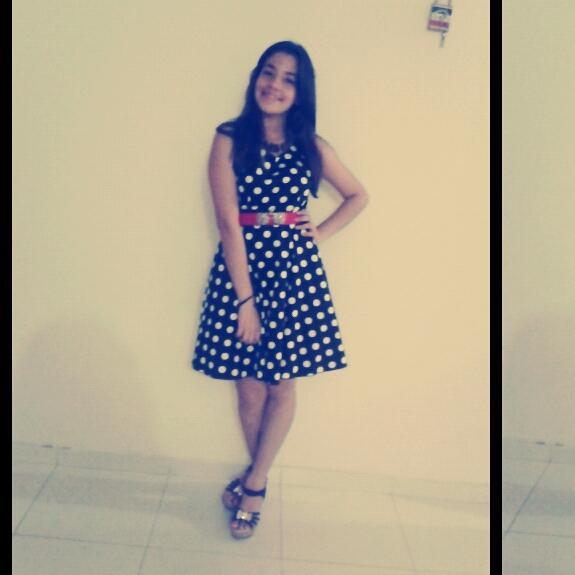 Hola! 
Katherin Garcia  :) 

#14 #COLOMBIA! 

http://t.co/n4886at1d3 Garcia

13-08-00 *----*

05-09-14 3

Musicaaa! *w*
Friends! Bf! *w*
