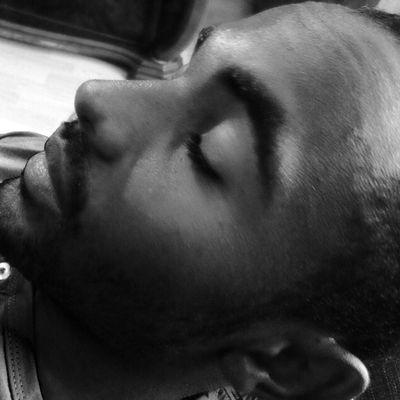 luidyglenn's profile picture. Os Seus Olhos no Mundo....