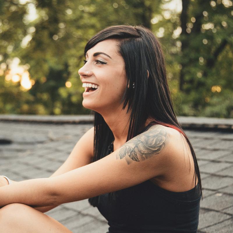 HReneeDesign's profile picture. No seriously, feel this paper.