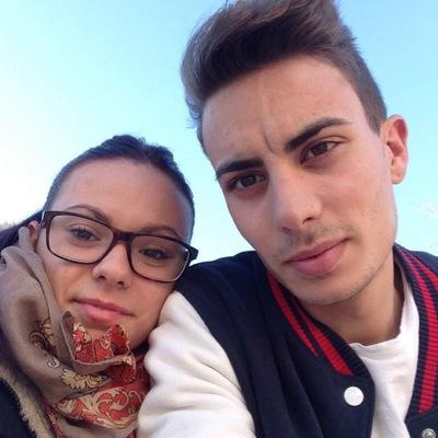 hay momentos que deberian ser eternos 14*