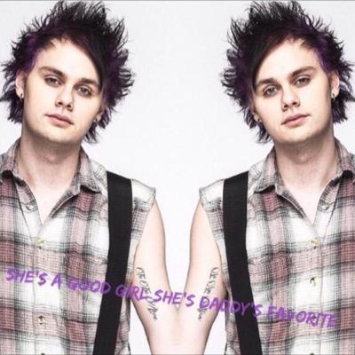 everyone go follow @fxckingmichael_ and tweet her for a follow back