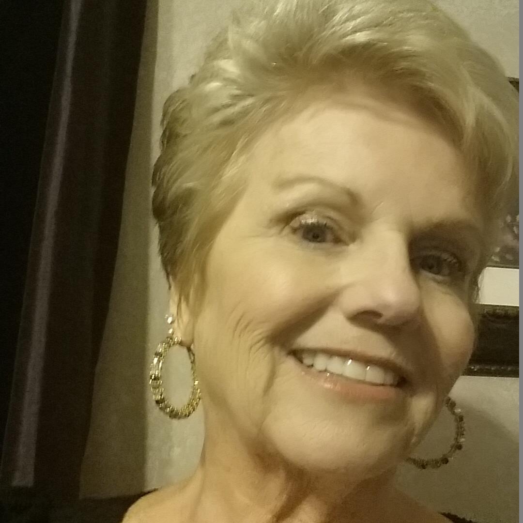 vickisamples2's profile picture. 