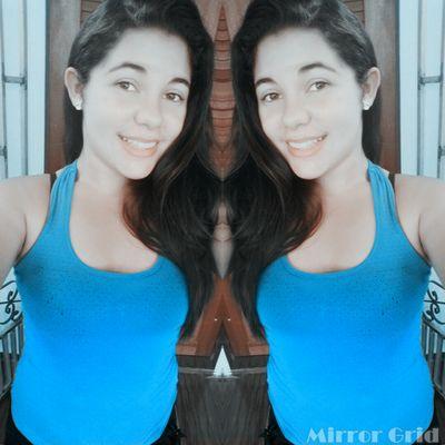 VickeMagall's profile picture. Quem um dia te tocou com olhar,  logo te tocará com as mãos