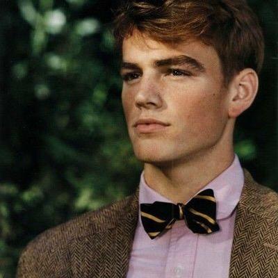 asouthern_man's profile picture. I love my bow ties and SEC football.