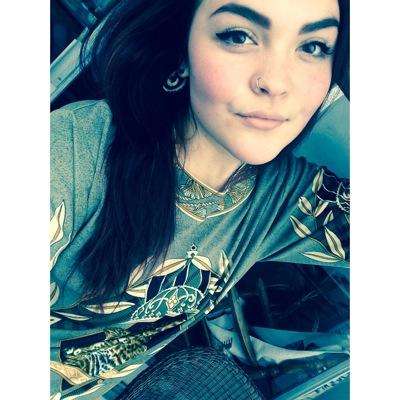 Beyawncay's profile picture. who the fuck is beck