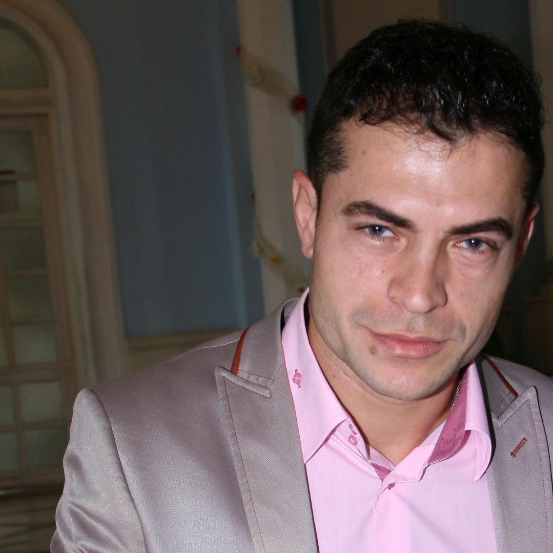 LupascuV's profile picture. 