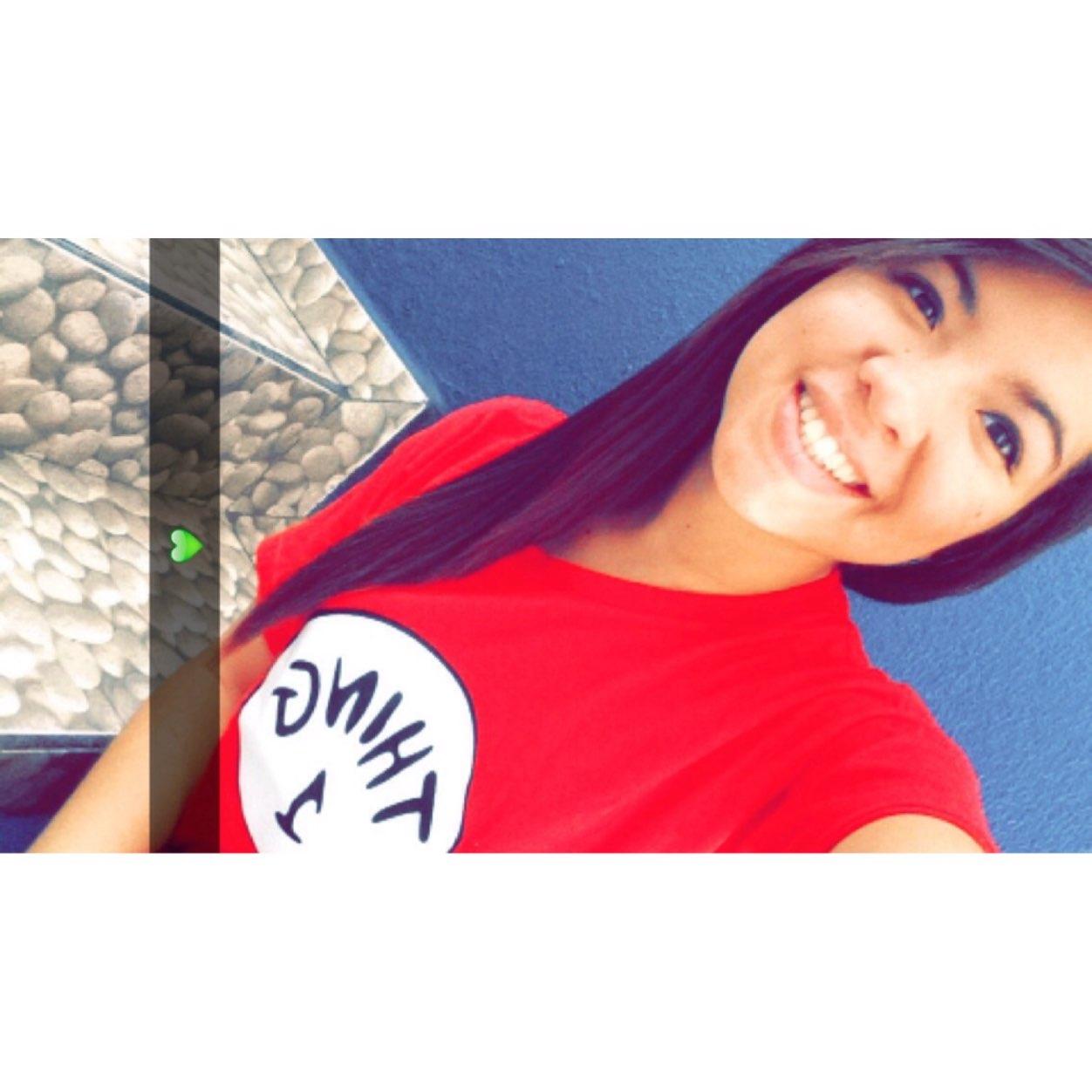 Continúa sonriendo y algún día la vida se cansará de hacerte enojar.❤️