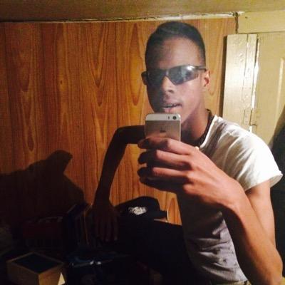 im a cute gentlemen.. sumbody dat juss b me and dont giv a f!ck wat ppl say bout me. im also swaggerman , wen u got confidence dats wen swag takes place