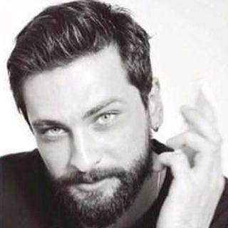 ..‏‏‏‏‏Don't be sad and smile to the life                                       ( آحب بوليود أكثر منك ☕ )