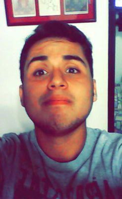 Futuro Contador, Ingeniero Electronico, DJ Novato, Venezolano con Orgullo esperando ver un mejor país Snapchat: Henrysil12