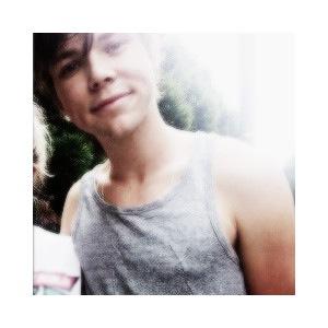 hii, free follow from @5secofnjh, follow her ? tysm