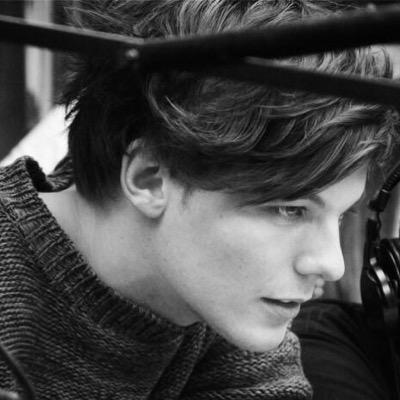 follow @1975ftIarry pls