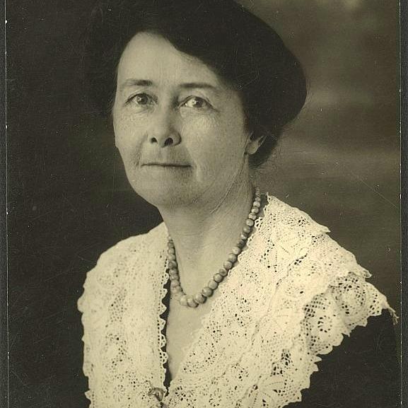 I record public domain writing by Australian women. https://t.co/XXkSepf2XE .