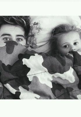 Its_LilB's profile picture. Just be yourself. #TeamGrier ~Old Magcon