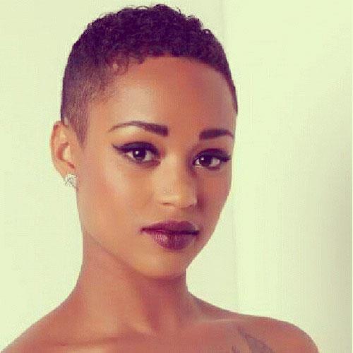 future model
 Shad's mommy ❤
