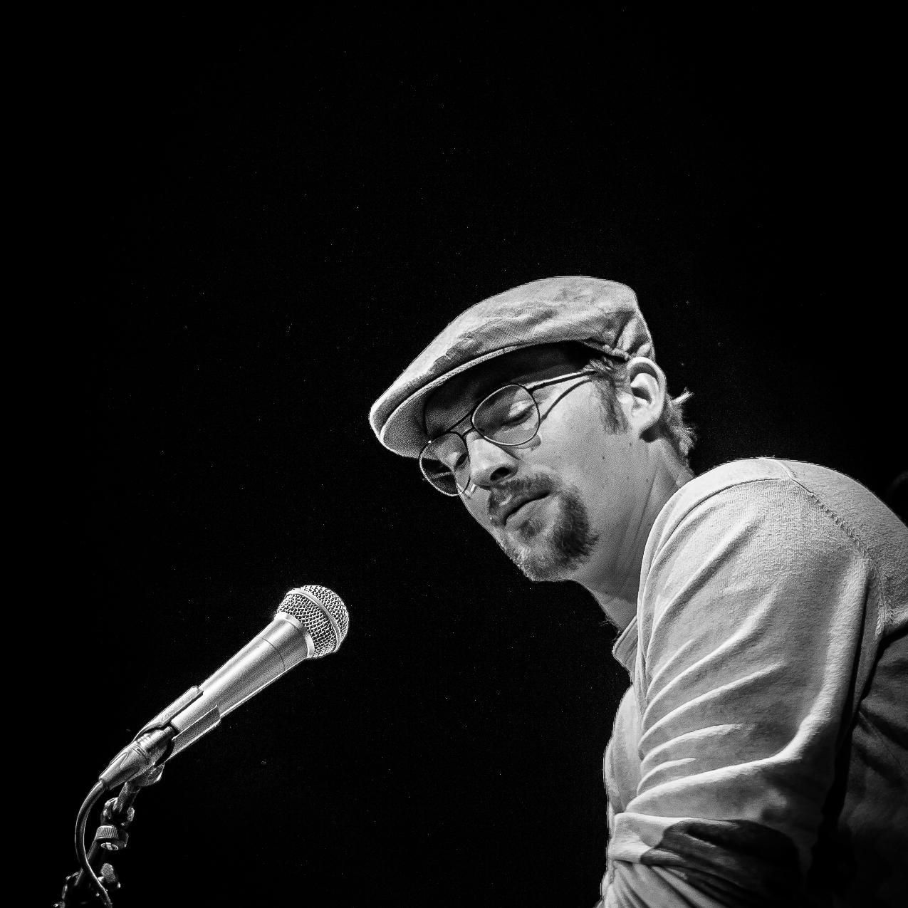 Toetsenist/Zanger/Songwriter | ArtEZ Conservatorium Enschede | @KrakersIJland @Supermoonfunk @KofferBent @maejones_music