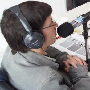 Cine, música y #AIArt. Periodista y cineasta del colectivo Pestaña Cíclope. Dirijo el programa de radio Intangible 23 en @OndaTerral