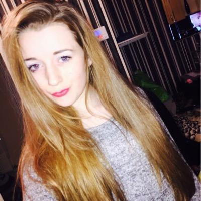 13, youtuber, food addict, moodybitch, sims4, iphone 6plus, follow for a follow