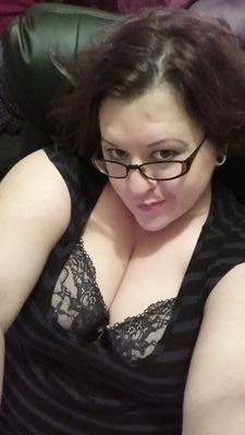#BBWs #pansexual. #porn and #camgirl who is into #kink & #bdsm. I am a #Nerdy & #geeky #artist who loves the odd and strange.