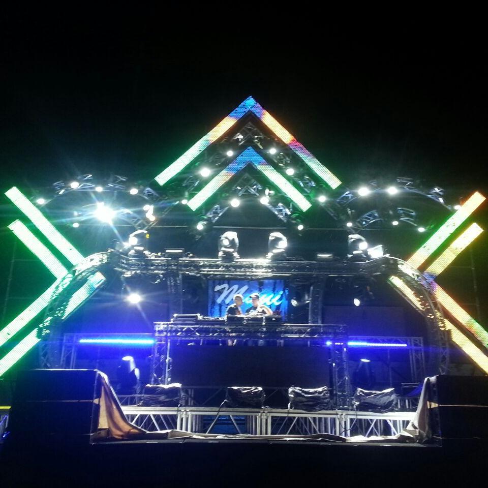 Tenemos Sonido Line array JBL,  plantas eléctricas, tarimas, techos, barreras de seguridad, estructuras de global truss, luces automatizadas DTS y mas...