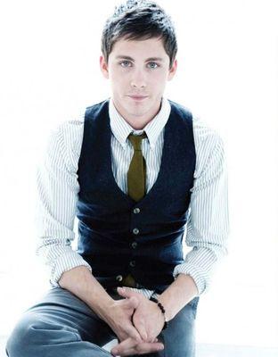 Fans Club De Logan Lerman Paraguay