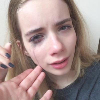 ola, acabei de lhe dar follow gratis agora vc poderia seguir a @laurenojenta ??? esta em meta pfvr nao ignora agradeço desde ja