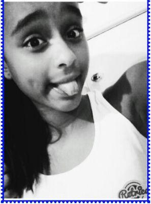 {alma mole,vida dura,tanto bate,ate que cura}
*sou pedrinatica  com muito orgulho*