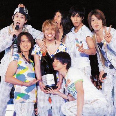 関ジャニ Times 待ち受けは 横 弟たちと撮った家族写真 倉 のロゴとt Okuraと入ったドラムスティック画像 亮 南こうせつさんとの２ショット 丸 好きなアニメの絵 ｔｈｅ鮭に変えるか思案中 安 自分で撮った沖縄の海 渋 ブルースハープのコード