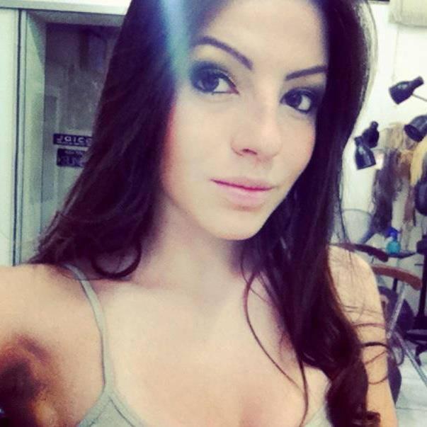 Que, logo depois de ler, você sinta como uma descarga de adrenalina por todo o corpo, uma urgência inadiável de ser feliz. Ser feliz agora, já, imediatamente.