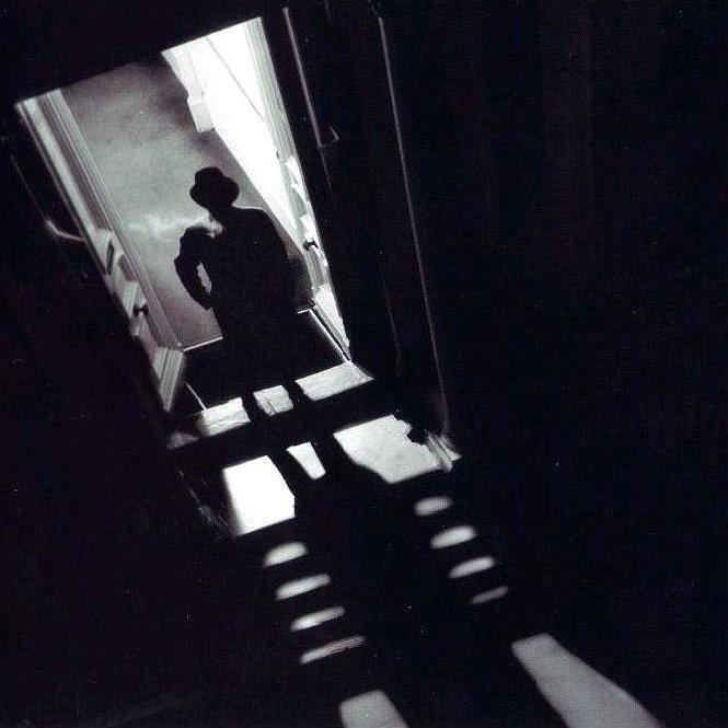 Paramoniaque's profile picture. Petit ouvrier verbeux