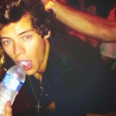 follow @hsftjawline bc she gave you this free follow :) I UNFOLLOW IF YOU DONT!