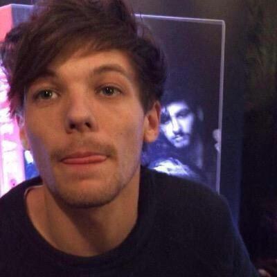 @Harry_Styles: Knock knock.. Who's there? 'A vevo record' a vevo record who? Only joking. Whoops.