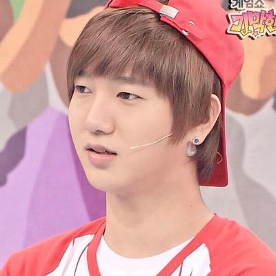 ผมซาลาเปาหน้าตี๋ หล่อ เงียบ เย็นชาหน่อยๆ มีกิจการเป็นของตัวเอง และที่สำคัญผมขี้เซา ฟอลผมสิครับ Super Junior Yesung ♥@MRC_Kangin // not real Just both. 03/03/12