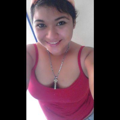 El amor es: el dolor de vivir lejos del ser amado. (Y)