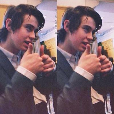 follow @obedientgrier and turn her notifications on !!!1!11!!