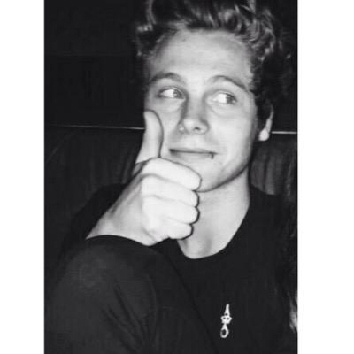follow @booomerangcalum (: