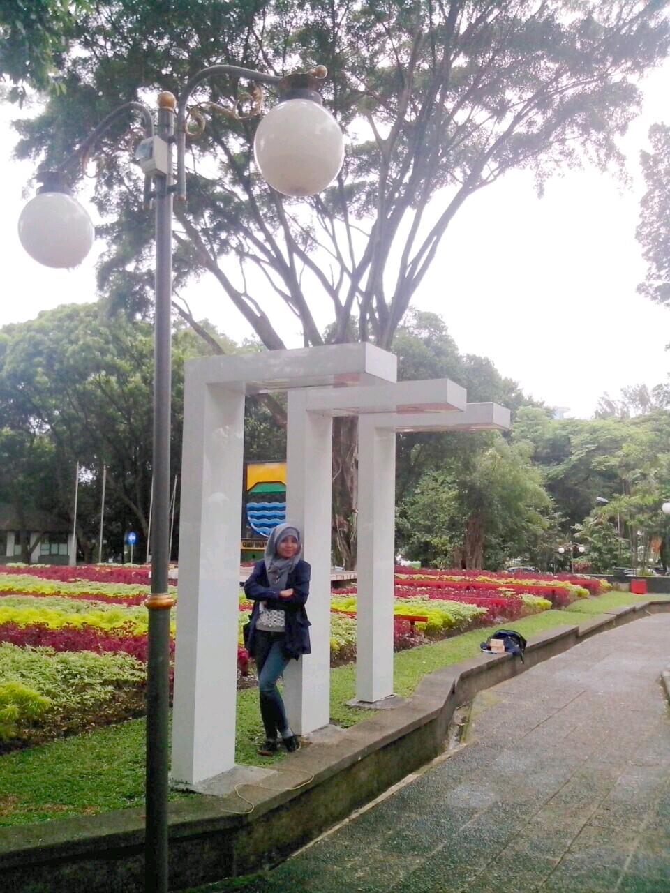 Ku lahir di Medan,08 February 1993 sehingga gelarku bintang aquarius | Hobby ku tuh jalan*,hehehe | Mau tau tentang aku selanjutnya, silakan MENTIONS ku aja |