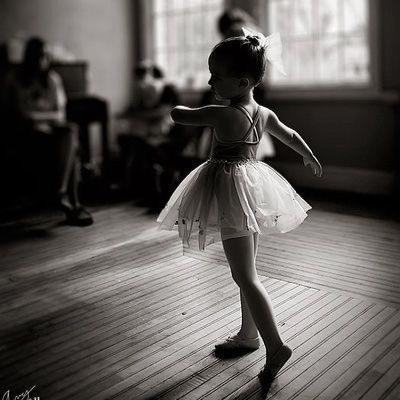 im 4 and my daddy is @AgentJonathanS My big brother is @MaxRP_1 My big sister is @MissyXOAbriella I will turn 5 New Years Day.