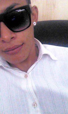- Gostar de quem gosta da gente , longe se senti que vai dar certo com certeza já deu.♬ a cada sorriso , detalhes ti quero sempre ao meu lado ♥ / @YasmimChagas