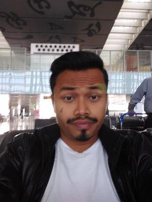 rrmuchahari's profile picture. eat, sleep, rave, repeat