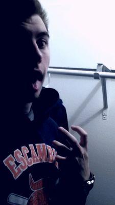 Follow me bitch.. I love you . hmu kik: va_noah